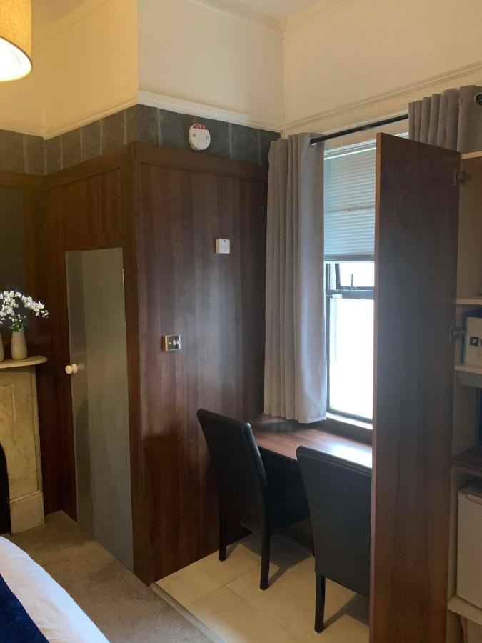 Upstairs Studio - Private Kitchenette And Small En-Suite Дъблин Екстериор снимка