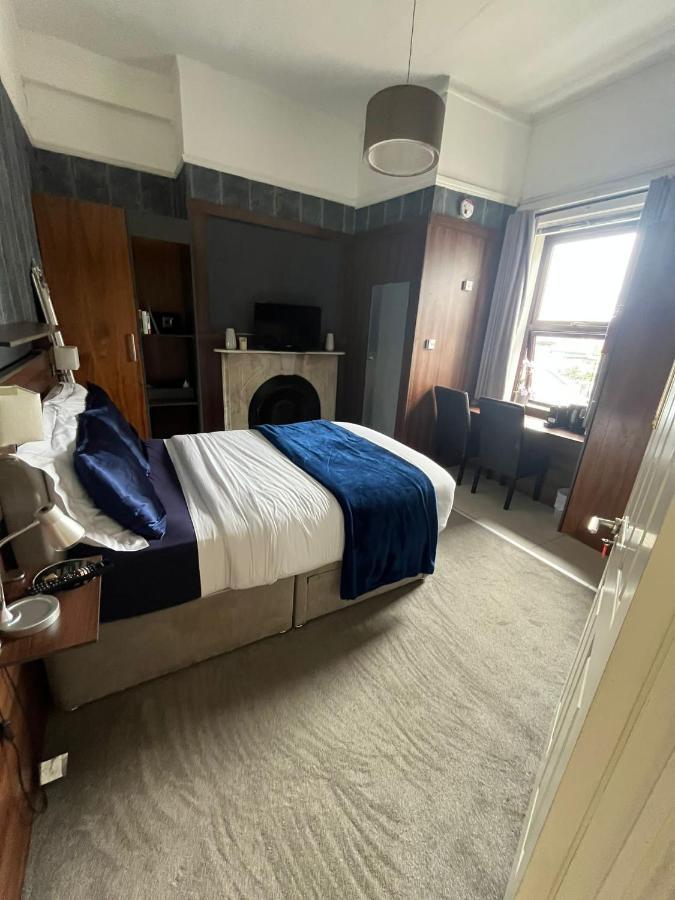 Upstairs Studio - Private Kitchenette And Small En-Suite Дъблин Екстериор снимка